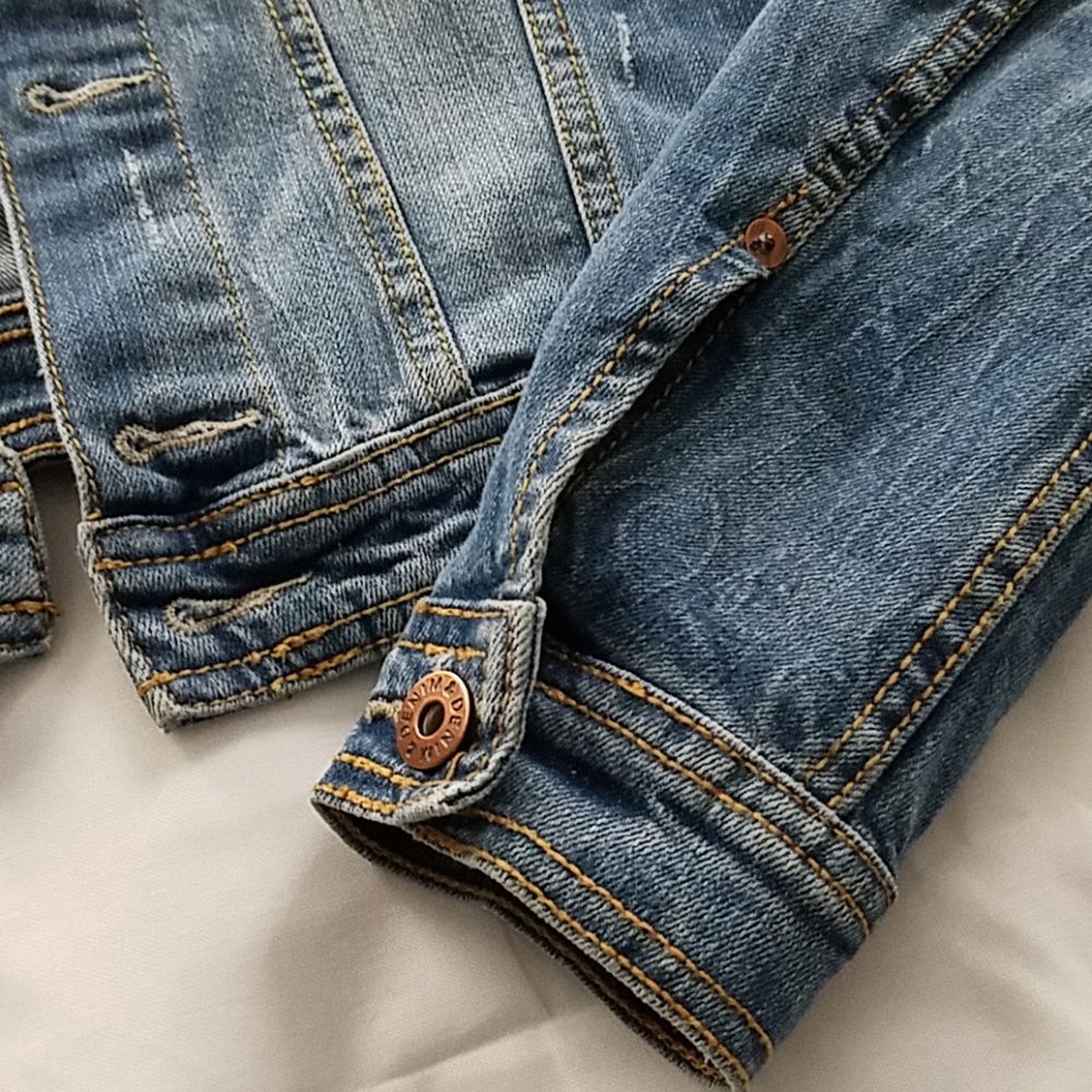 Cropped Denim Jacket - Picture 3 of 3